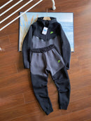 Nike Tech Windrunner