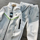 Conjunto Nike NSW Tech Fleece