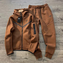 Conjunto Nike NSW Tech Fleece