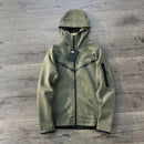 Conjunto Nike NSW Tech Fleece